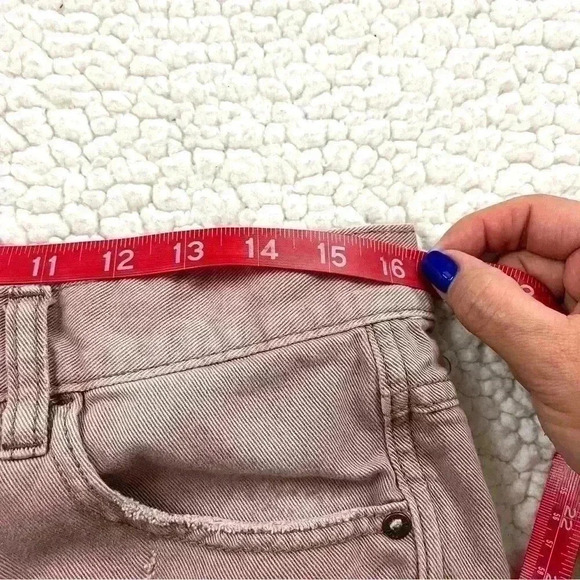Free People Mauve Runaway Slouch Distress Raw Hem ButtonFly Denim Shorts Size 27 - Picture 12 of 14